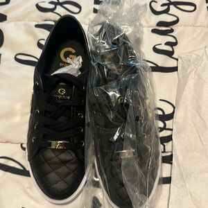 Black guess shoes